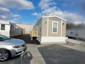 98 Newbury 4B, Danvers MA 01923