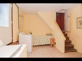 9 Crest Hill Rd, Somerville MA 02145