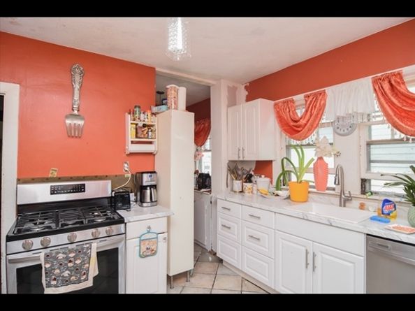 9 Crest Hill Rd, Somerville MA 02145