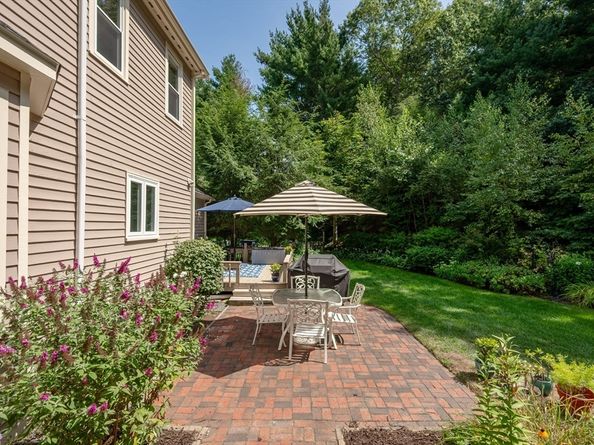 41 High Pines Dr, Kingston MA 02364