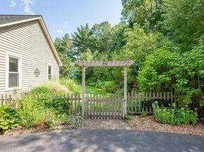41 High Pines Dr, Kingston MA 02364