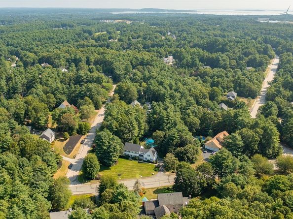 41 High Pines Dr, Kingston MA 02364