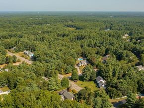 41 High Pines Dr, Kingston MA 02364