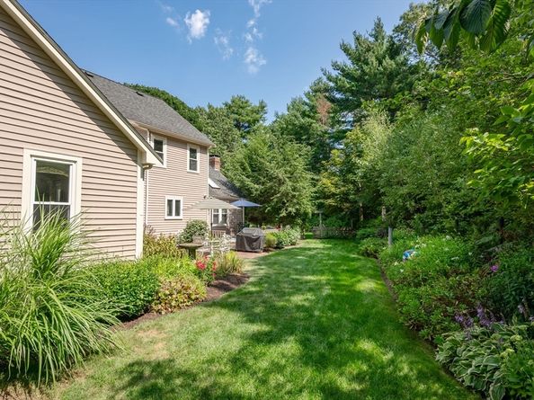 41 High Pines Dr, Kingston MA 02364