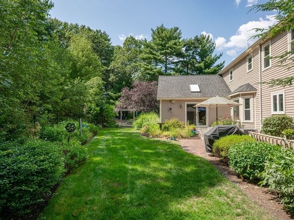 41 High Pines Dr, Kingston MA 02364