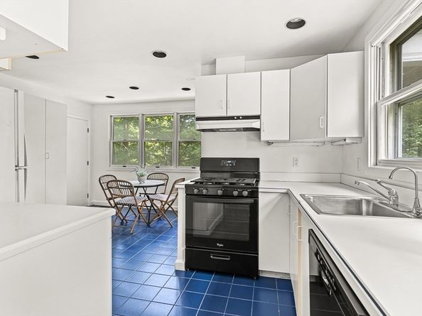 19 Glengarry Road, Winchester MA 01890