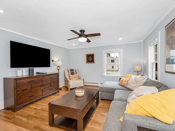 33 Upland Street, North Andover MA 01845