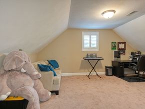 8 Laurie Ln, Burlington MA 01803