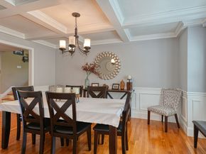 8 Laurie Ln, Burlington MA 01803