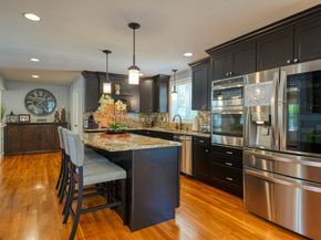 8 Laurie Ln, Burlington MA 01803