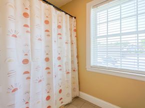 8A Whitins Rd, Sutton MA 01590