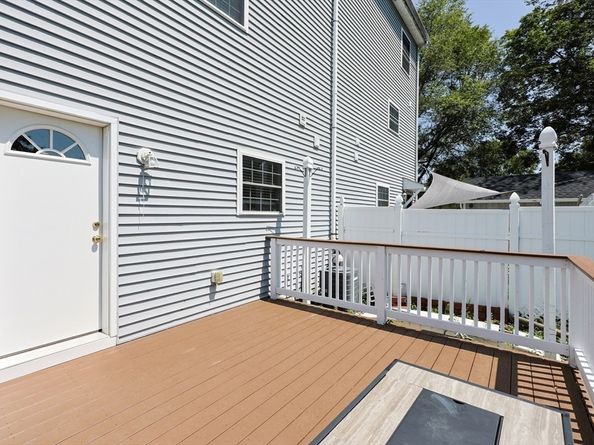 8A Whitins Rd, Sutton MA 01590