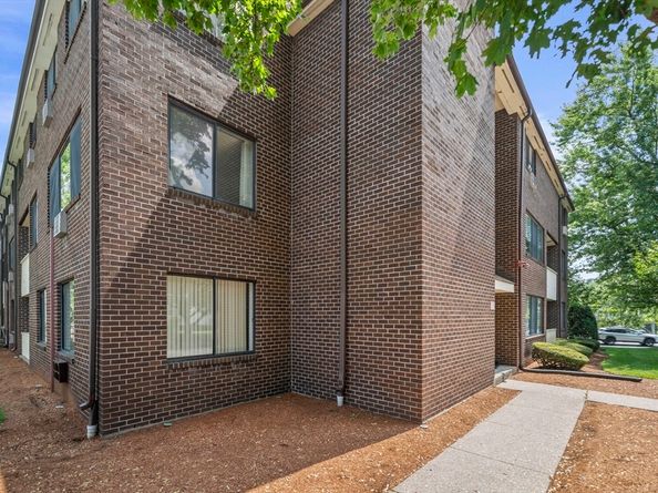 935 Washington St (Rear Facing) 11, Newton MA 02460
