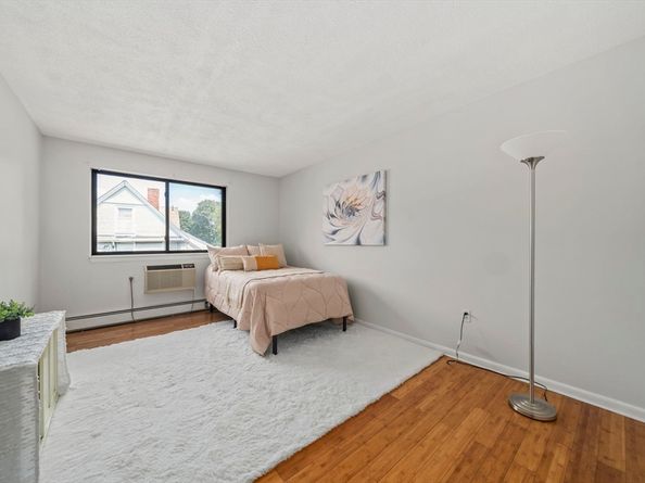 935 Washington St (Rear Facing) 11, Newton MA 02460