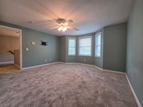 23 Fenton Dr, Worcester MA 01602