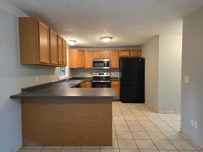 23 Fenton Dr, Worcester MA 01602