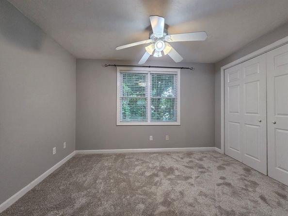 23 Fenton Dr, Worcester MA 01602