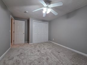 23 Fenton Dr, Worcester MA 01602