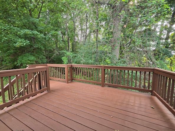 23 Fenton Dr, Worcester MA 01602