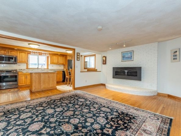 25 Charles St, Winthrop MA 02152