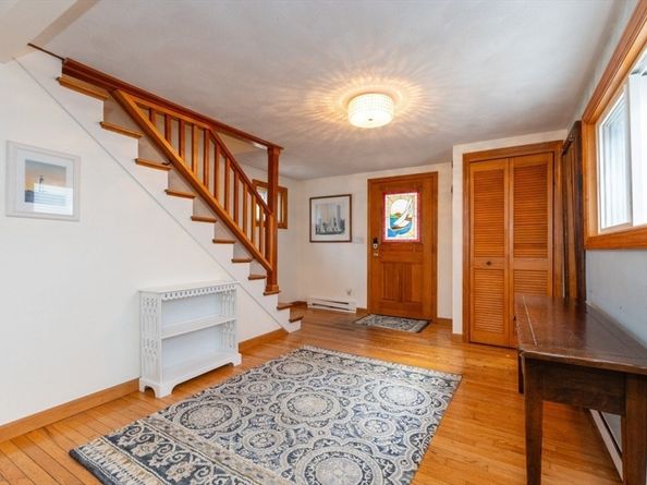25 Charles St, Winthrop MA 02152