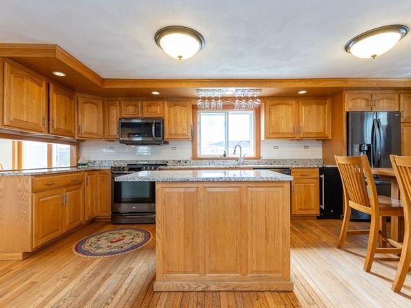 25 Charles St, Winthrop MA 02152