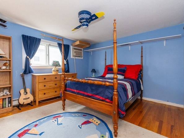 25 Charles St, Winthrop MA 02152