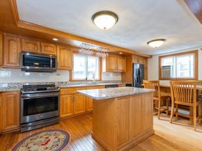 25 Charles St, Winthrop MA 02152