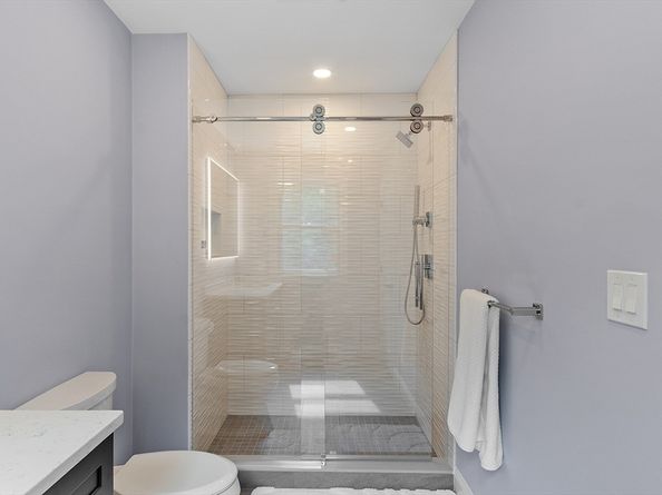 125 Lancaster Rd, North Andover MA 01845
