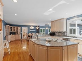 125 Lancaster Rd, North Andover MA 01845
