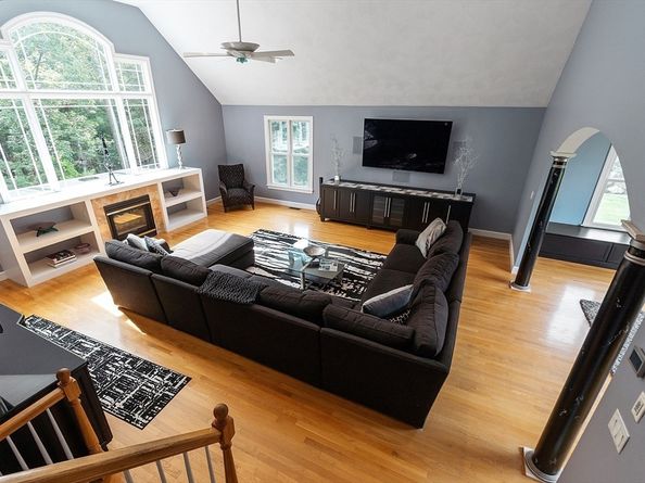 125 Lancaster Rd, North Andover MA 01845