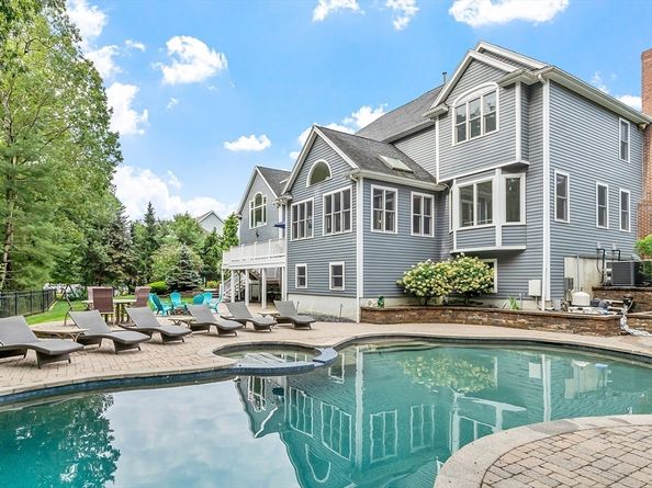 125 Lancaster Rd, North Andover MA 01845