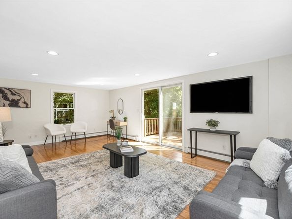 17 Swains Pond Ave, Melrose MA 02176