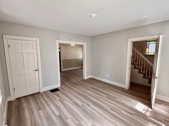 16 1/2 Symonds St, Salem MA 01970