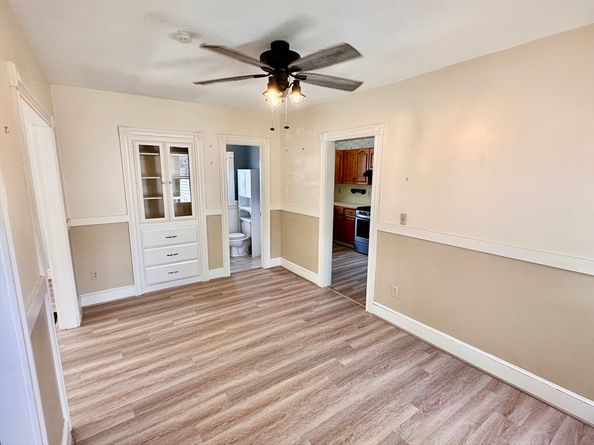 16 1/2 Symonds St, Salem MA 01970