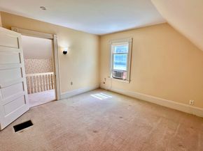 16 1/2 Symonds St, Salem MA 01970