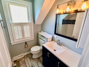 16 1/2 Symonds St, Salem MA 01970