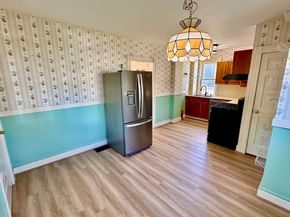 16 1/2 Symonds St, Salem MA 01970