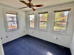 16 1/2 Symonds St, Salem MA 01970