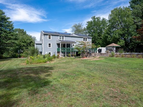 6 Marlboro Dr, Leicester MA 01524