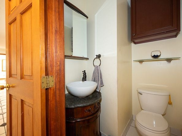 6 Marlboro Dr, Leicester MA 01524