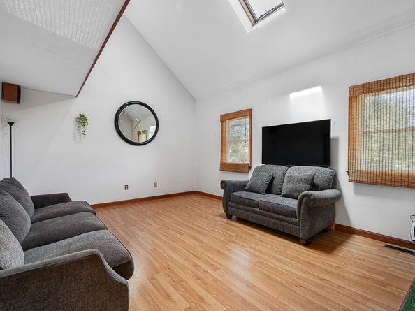 6 Marlboro Dr, Leicester MA 01524