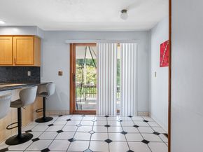 6 Marlboro Dr, Leicester MA 01524