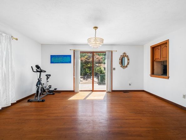 6 Marlboro Dr, Leicester MA 01524