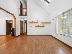 6 Marlboro Dr, Leicester MA 01524