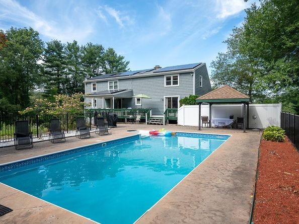 6 Marlboro Dr, Leicester MA 01524