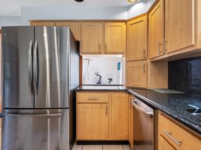 6 Marlboro Dr, Leicester MA 01524