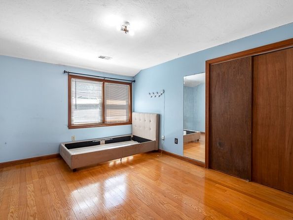 6 Marlboro Dr, Leicester MA 01524