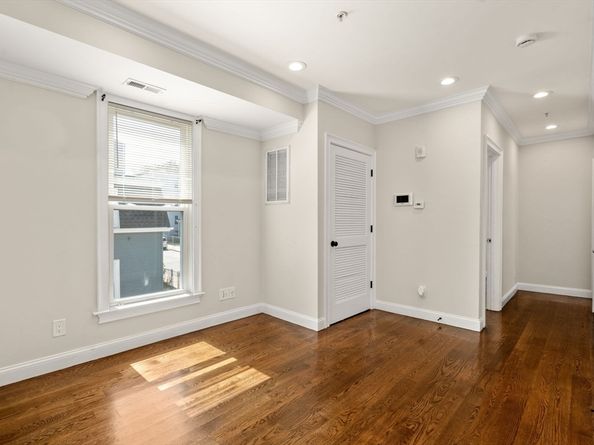 41 W Walnut Park, Boston MA 02119
