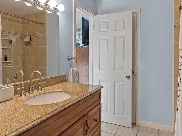 395 Providence Rd 4, Grafton MA 01560